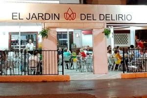 restaurantes con jardin en cordoba Restaurante El Jardín del Delirio